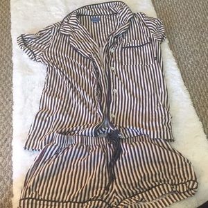 Vera wang pajama set